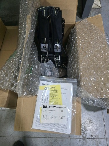 UNUSED Scott Safety Complete Air Pak Kit - Harness, Cylinder, and Face Mask