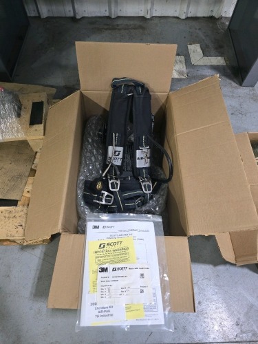 UNUSED Scott Safety Complete Air Pak Kit - Harness, Cylinder, and Face Mask