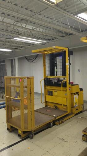 Yale OS030EAN24TE089 3000 Lb. Capacity 24V Electric Order Picker