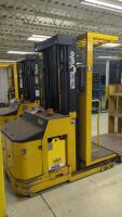 Yale OS030EAN24TE089 3000 Lb. Capacity 24V Electric Order Picker - 4