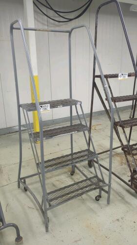 Uline 4-Step Safety Ladder