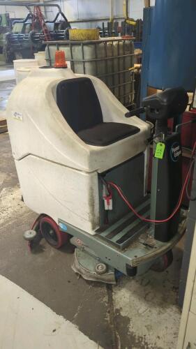 Pioneer Eclipse ET/75R26061 24V Electric Riding Floor Scrubber