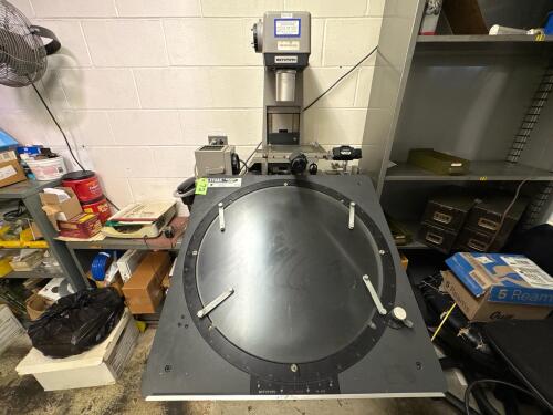 MITUTOYO Optical Comparator PV-600A