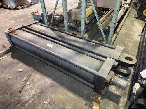 (2) Hydraulic Cylinders