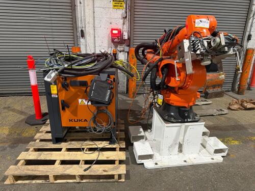2021 KUKA KR 70 R2100/SEL ROBOT WITH KRC4 CONTROLLER 6-AXIS 70KG 2101MM USED