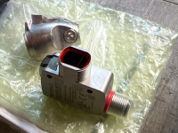 KEYENCE Self-contained CMOS Laser Sensor LR-Z series & BRACKETS - 3