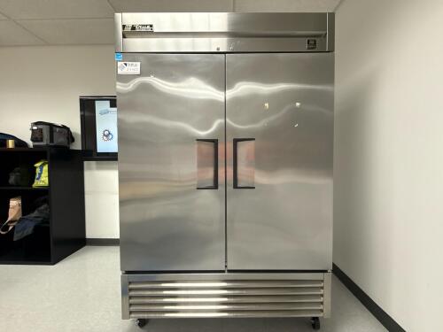 TRUE TS-49 Reach-in Refrigerator - .