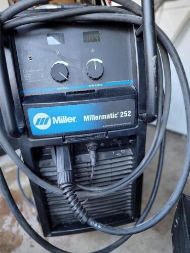 Miller Millermatic 252 Welder