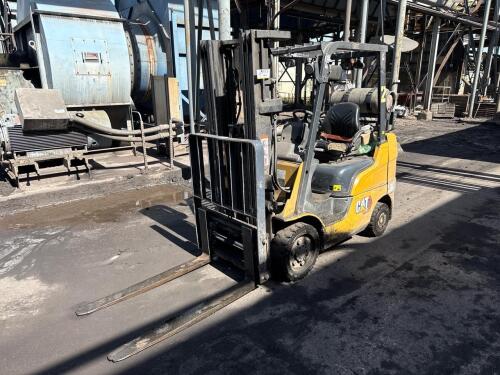Caterpillar 2C5000 &mdash; 5,000 lb LPG Cushion Forklift