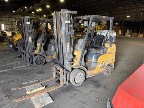 Caterpillar 2C5000 &mdash; 5,000 lb LPG Cushion Forklift