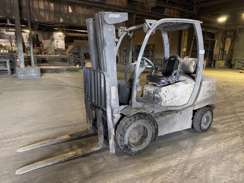 6,500lb Capacity Crown C-51050-65 Pneumatic Fork Lift