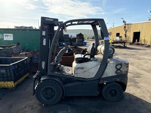 6,500lb Capacity Crown C-51050-65 Pneumatic Fork Lift