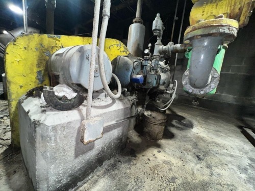 Ingersoll-Rand Vacuum Pump System Type FSH2 VAC w/ Hollinger GP-123/140 Separator