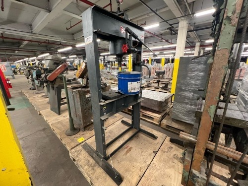 DAKE Hydraulic H-Frame Press Model 907002 Serial 1399305 with Tooling