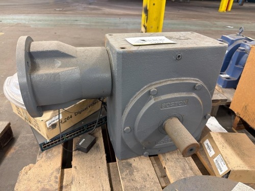 Boston Gear 700 Series worm gear speed reducer