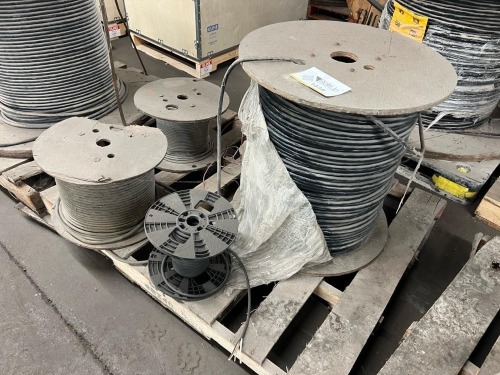 (4) Electrical Cable Spools &ndash; Bulk Industrial Wire Reels, Heavy Gauge Cable, Mixed Sizes on Pallet