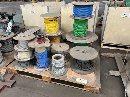 Pallet of Assorted Electrical Wire Spools &ndash; Multi-Color Industrial Cable Lot on Wooden Reels