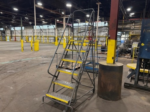 Rolling warehouse ladder