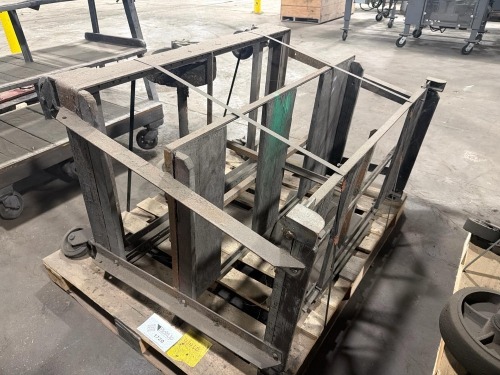 Heavy-duty industrial warehouse cart