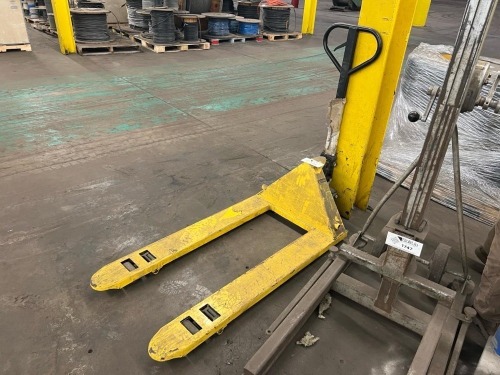 Manual Pallet Jack 5,500 lb Capacity Industrial Pallet Jack on Wheels