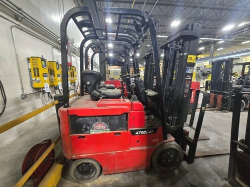 Raymond #470 C40 4000lb Electric Forklift - May Need Battery Replacement
