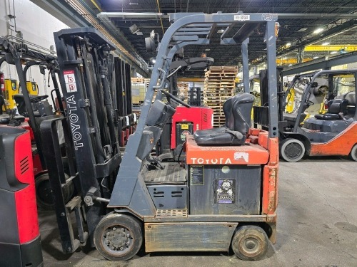 Toyota #7FBCU15 2600lb Electric Forklift - May Need Battery Replacement