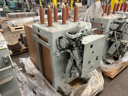 General Electric Magne-Blast Circuit Breaker Type AM-13 8-500-6H 1200A 15kV ML-13