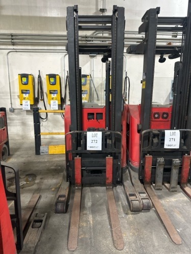 Raymond Electric Reach Forklift, Model: 750-R35Tt, Capacity: 3500 Lbs, Battery Voltage: 36V, 3.5' Forks, S/N: 750-14-Ac43755, Missing Back Wheel