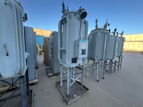 Siemens 5/8% Step Voltage Regulator 14.4kV 288/323 kVA Type JFR Accu/Stat MJ-4A Control
