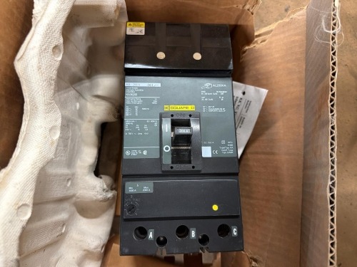 Square D KA36200 molded case circuit breaker