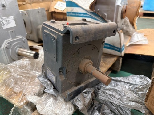 Hub City Bevel Gear Speed Reducer