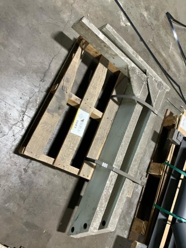 (2) Heavy Duty Steel Structural Mounting Brackets with Base Plates Industrial Supports