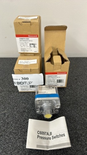 Lot (4) Honeywell Gas Pressure Switches, C6097A1004