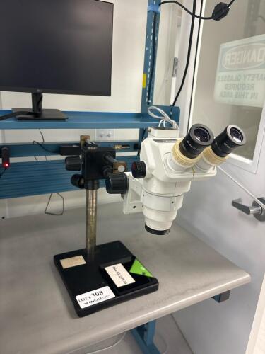 Stereo Microscope with WF10X/22 Eyepieces, Boom Stand, 7x-45x Magnification Range