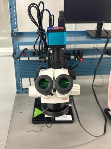Leica M50 Stereo Microscope, 25x/9.5 Eyepieces, Articulating Stand, Digital Camera