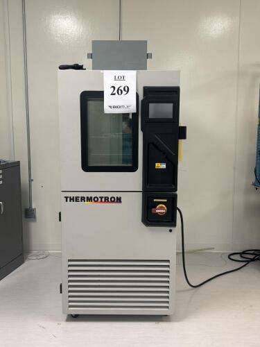 Thermotron SM-8-8200 Environmental Test Chamber, 8 ft&sup3; Capacity, -70&deg;C to +180&deg;C Temperature Range