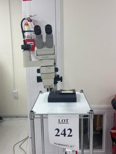 Nikon SMZ800 Stereo Zoom Microscope with 10x/22 Eyepieces and Post Stand