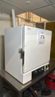Thermo Scientific 3499M-1 Class 100 Cleanroom Laboratory Oven, 4.6 cu ft, 250&deg;C Max - 2