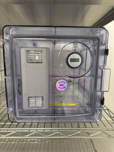 SP Scienceware Secador&reg; 3.0 Vertical Auto-Desiccator Cabinet, 1.58 cu. ft., Amber, 120V