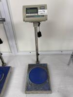 Global Industrial Electronic Platform Scale, 3301 lb Capacity, Digital Display, Stainless Steel