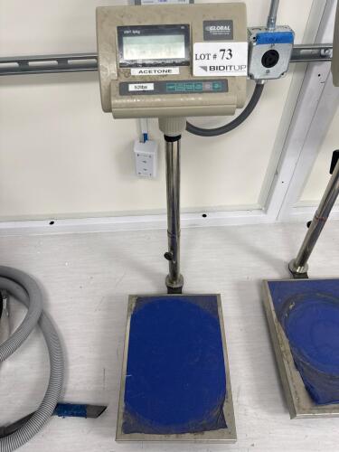 Global Industrial Electronic Platform Scale, 330 lb/150 kg Capacity, Digital Display, 12"x16" Platform