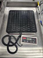 Rubbermaid 4040-88 Digital Platform Scale 400 lb/180 kg Capacity, 14"x14" Platform, LCD Display