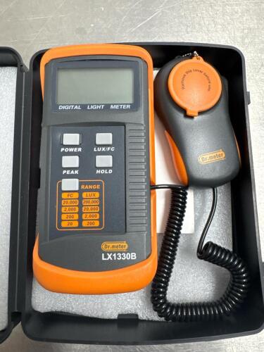 Dr.meter LX1330B Digital Light Meter, 200,000 Lux Range, Data & Peak Hold, LCD, Hard Case