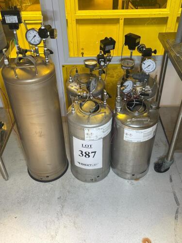 Stainless Steel Pressure Vessels with Gauges and Solenoid Valves, 15-50 Gallon, PGMEA Use
