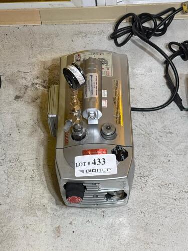 Becker VT 4.8 Oilless Rotary Vane Vacuum Pump, 0.66kW, 115V, 1-Phase, Gauge, Filter