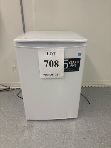 Danby DUFM043A2WDD 4.3 cu. ft. Upright Freezer, White, Manual Defrost, Energy Star Certified