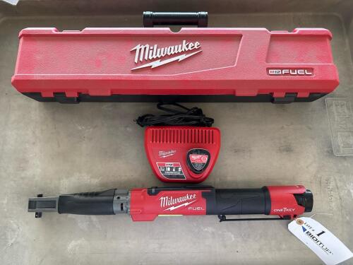 MILWAUKEE 3/8&rdquo; DIGITAL TORQUE WRENCH <br/>CAT NO: 2465-20<br/>W/ MILWAUKEE CHARGER AND BATTERY (LOCATION: GIGAFACTORY BACK WAREHOUSE)