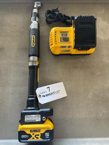 STANLEY TORQUE WRENCH <br/>RPM:230<br/>VARIANT: 1066668<br/>MODEL: B23LA15-35<br/>W/ DEWALT BATTERY AND CHARGER (LOCATION: GIGAFACTORY BACK WAREHOUSE)