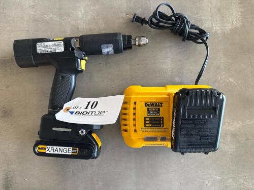 STANLEY PISTOL GRIP TOOL<br/>RPM: 602<br/>VARIANT: 1074512<br/>MODEL: B12PP-11<br/>W/ DEWALT BATTERY AND CHARGER (LOCATION: GIGAFACTORY BACK WAREHOUSE)