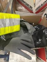 PALLET OF NEOTOUCH DISPOSABLE GLOVES, SAFTEY GLOVES, RECLOSEABLE GLOVES<br/>[LOADING DOCK] - 3